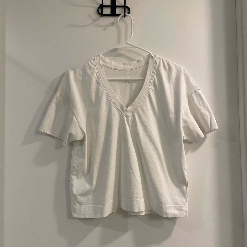 Everlane V-Neck Tee in White | Size S